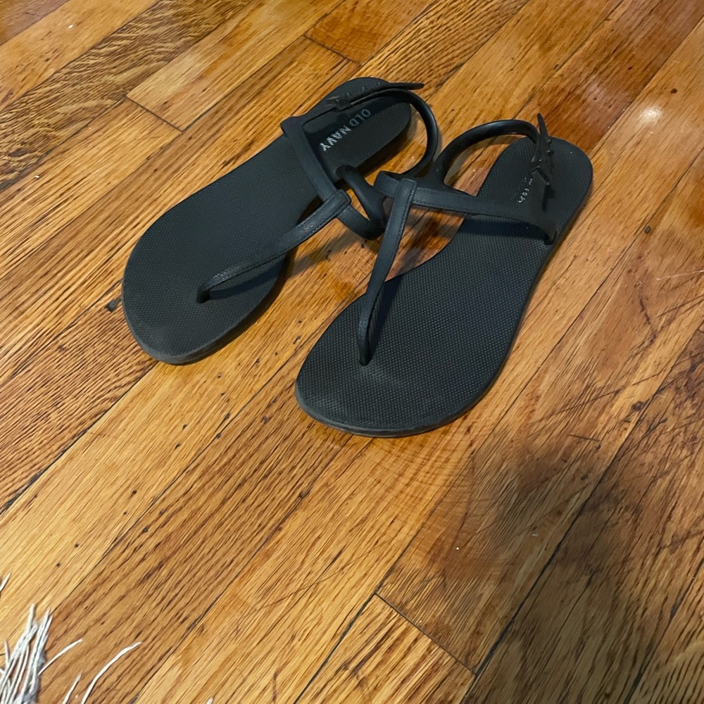 Old Navy Women's Elegant Black Sandals - Picture 2 of 3